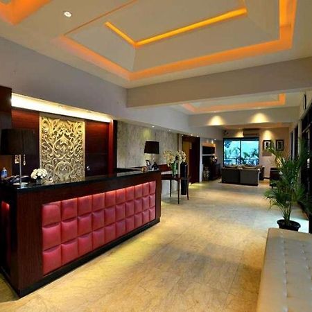 Hotel Omega Karawang Exteriör bild